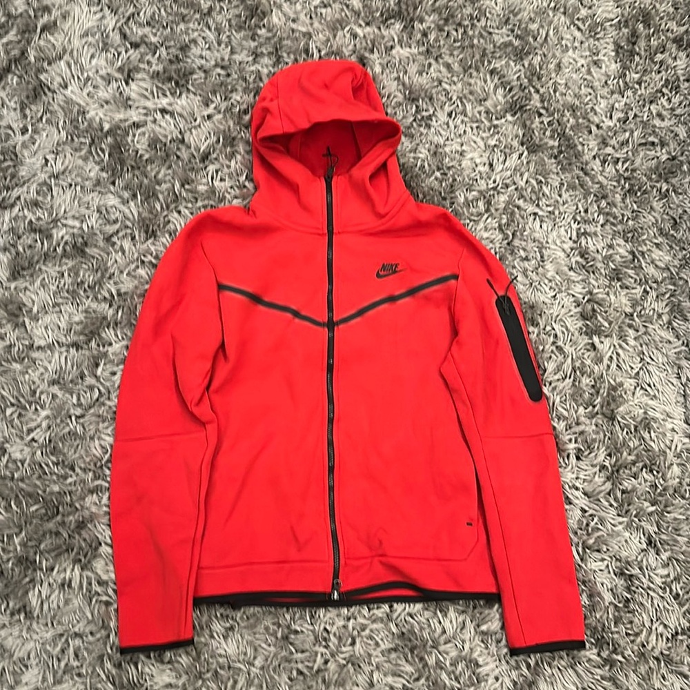 Red Nike Tech Fleece